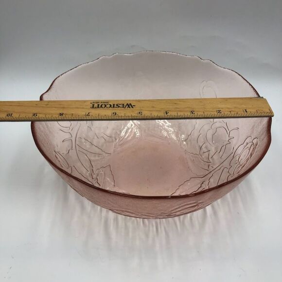 Vintage Pink Glass Arcoroc France Serving Fruit Centerpiece Bowl Floral Pattern - Picture 8 of 9